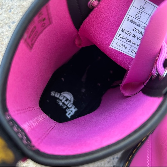 NEW Dr. Martens Zavala Thrift Pink Boots Women’s Size 9 READ - Picture 10 of 10